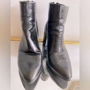 Black ankle booties!